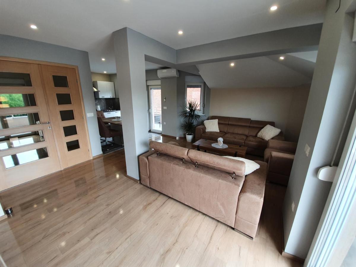 Apartman Bozur **** Satnica Dakovacka Esterno foto