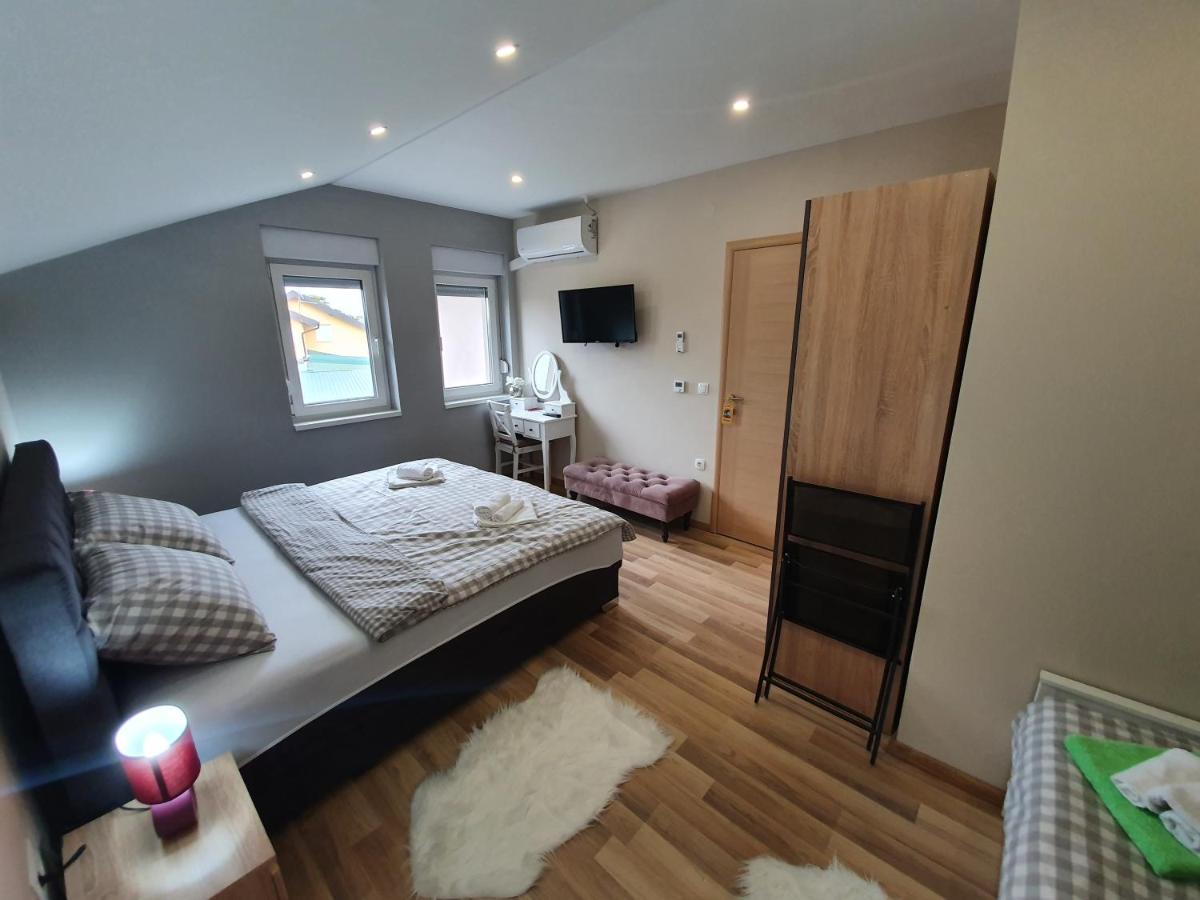 Apartman Bozur **** Satnica Dakovacka Esterno foto