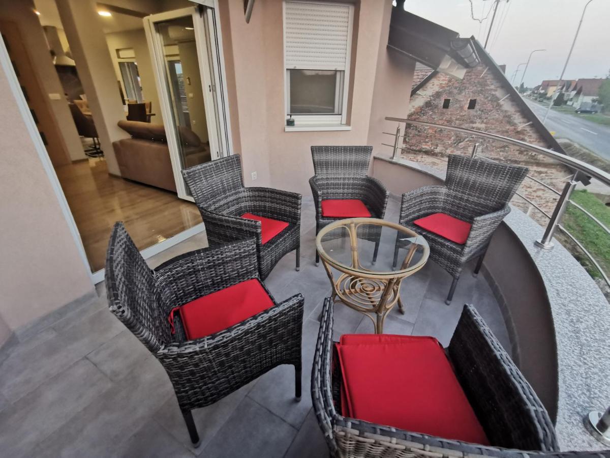 Apartman Bozur **** Satnica Dakovacka Esterno foto
