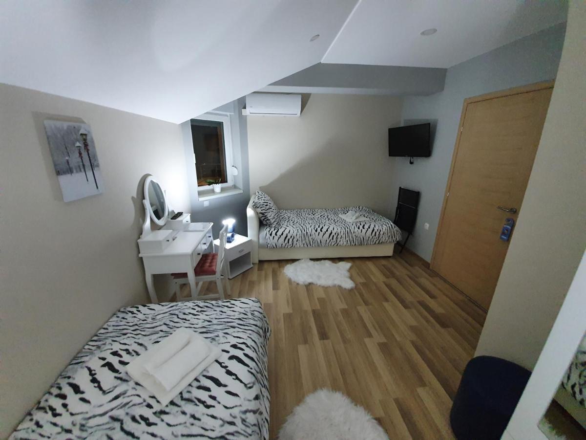 Apartman Bozur **** Satnica Dakovacka Esterno foto