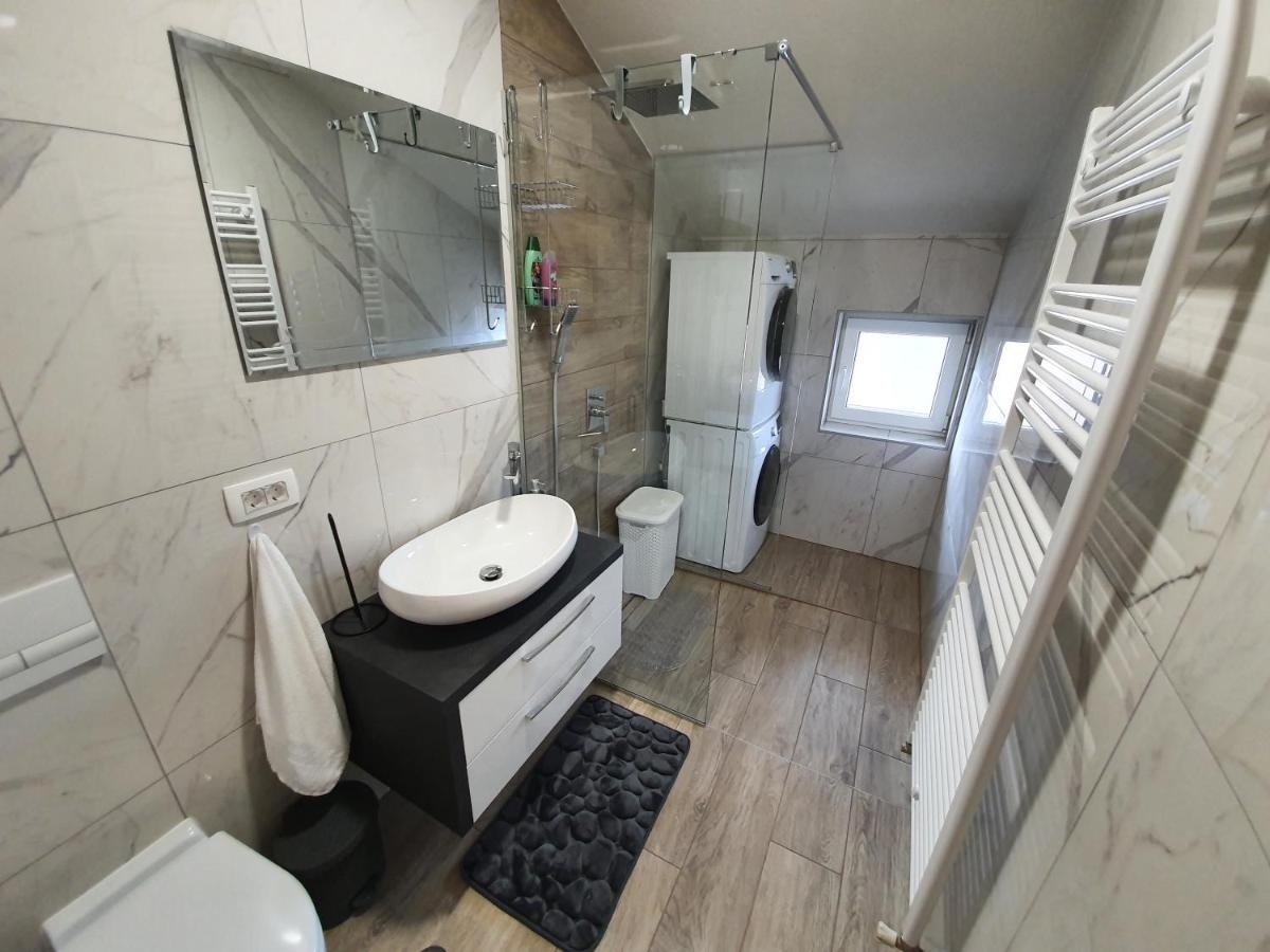 Apartman Bozur **** Satnica Dakovacka Esterno foto