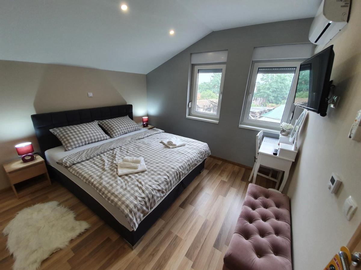 Apartman Bozur **** Satnica Dakovacka Esterno foto