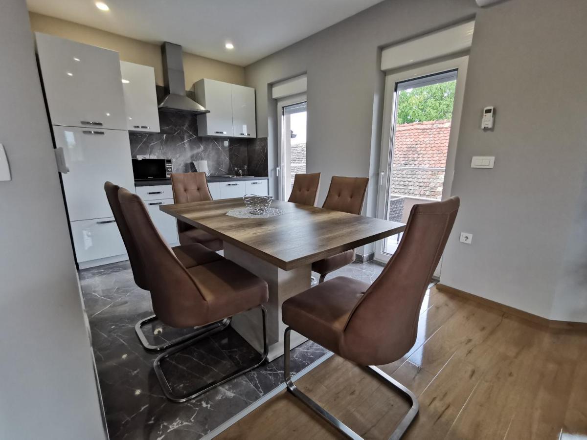 Apartman Bozur **** Satnica Dakovacka Esterno foto